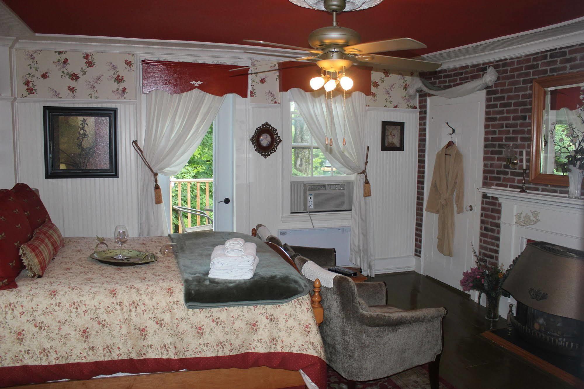 Domaine Les Boises Lee Farm S.A Bed & Breakfast Stanstead ภายนอก รูปภาพ